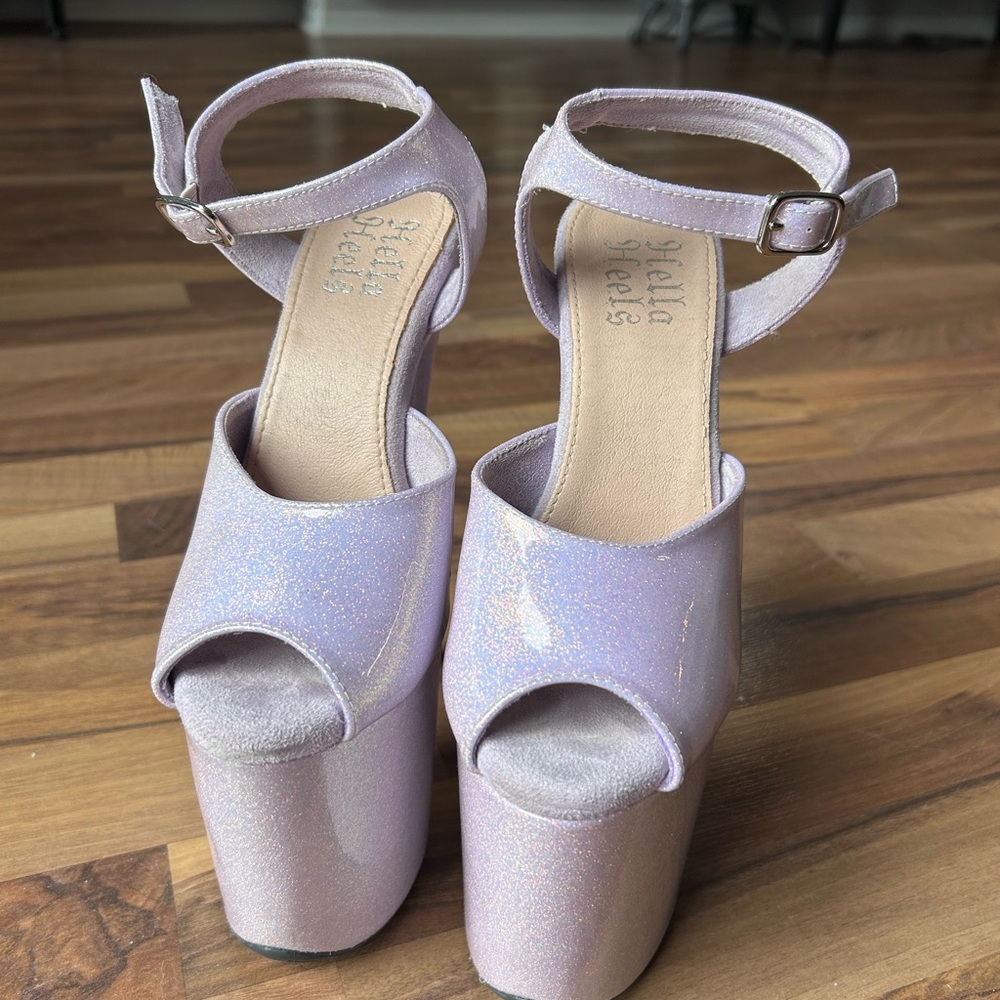 The Glitterati Stiletto - Lilac Lovers - 8 INCH. Like new